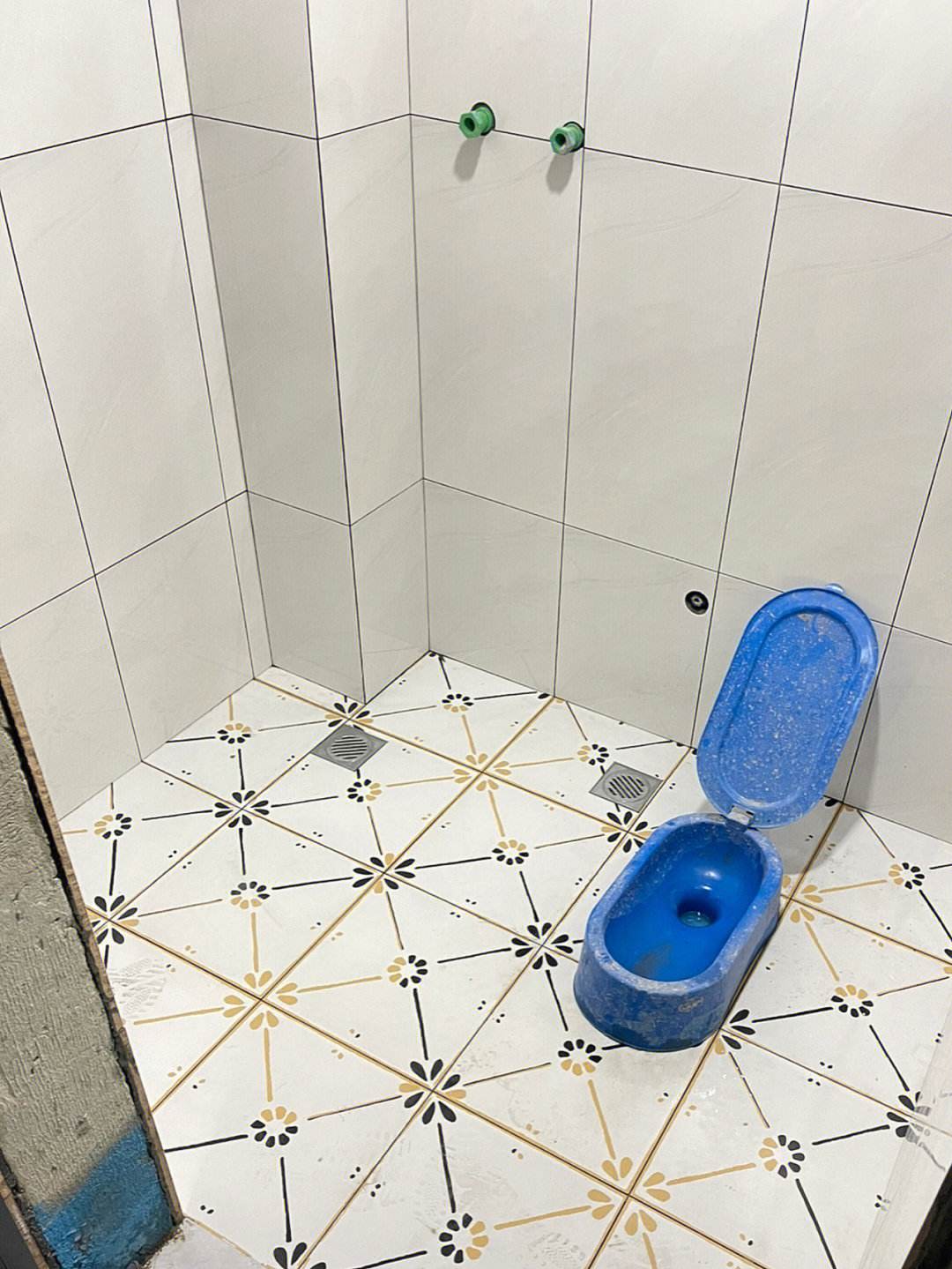 墙砖破了怎么更换好(墙砖破损修复视频教程) 墙砖破了怎么更换好(墙砖破损修复视频教程)