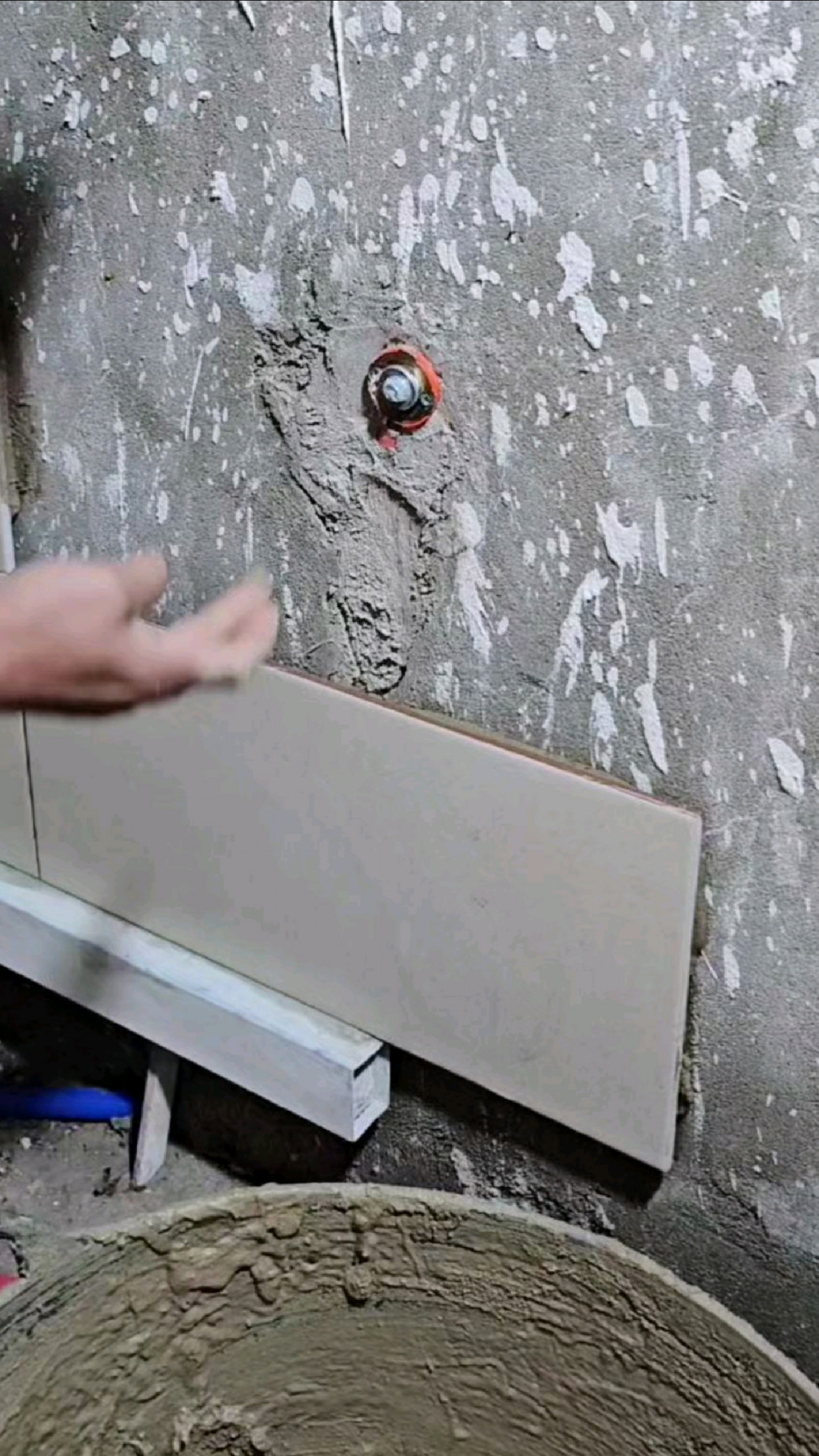 如何在砖墙上固定水管(如何在砖墙上固定水管图片) 如何在砖墙上固定水管(如何在砖墙上固定水管图片)