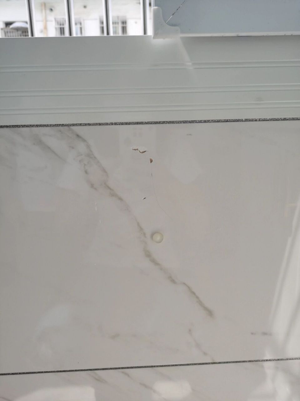 墙砖破裂如何补救(墙砖破了能换出来吗) 墙砖破裂如何补救(墙砖破了能换出来吗)